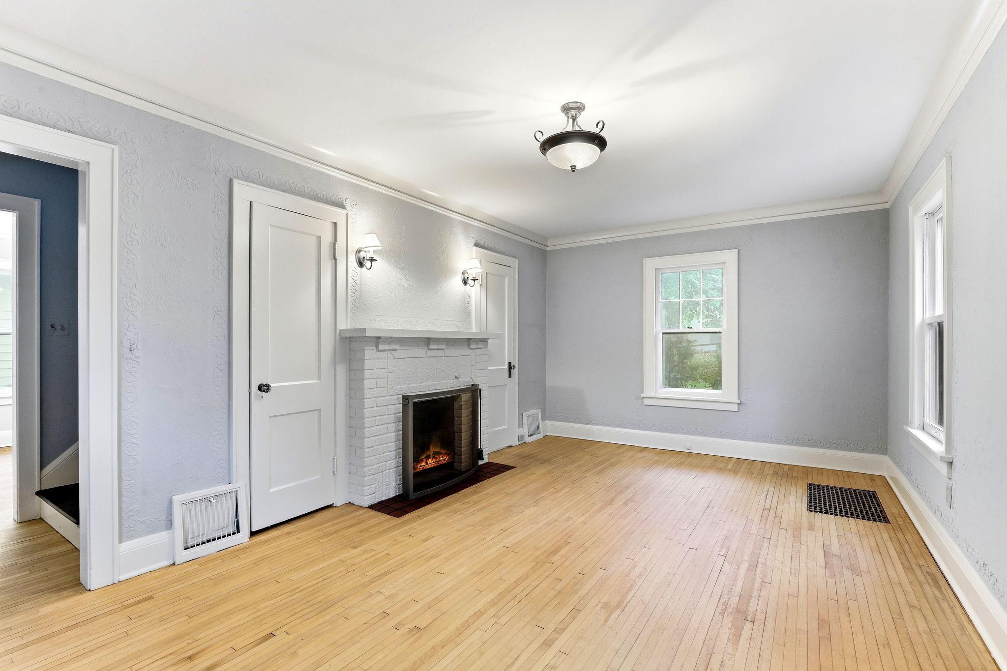346 E 50th Street Property Photo 4