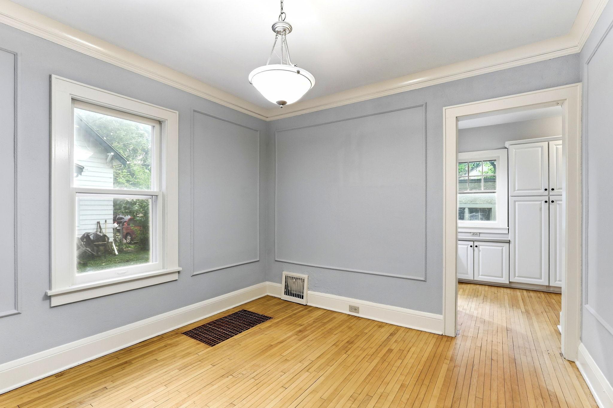 346 E 50th Street Property Photo 6