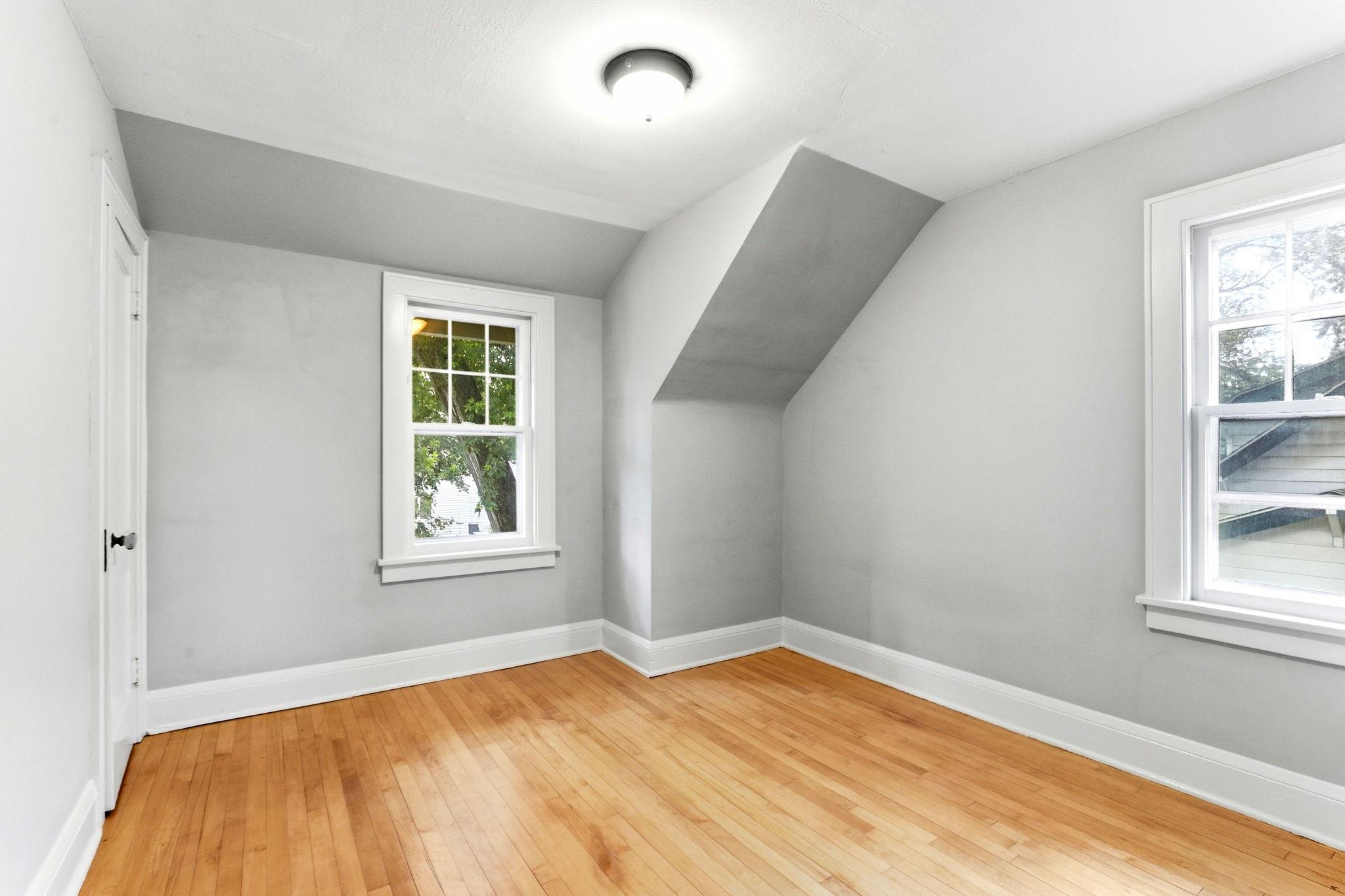 346 E 50th Street Property Photo 14