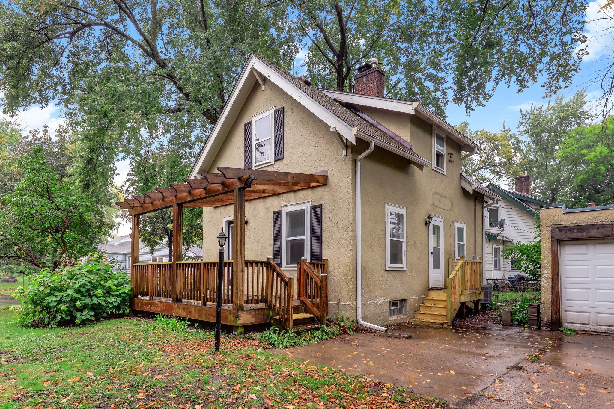 346 E 50th Street Property Photo 17