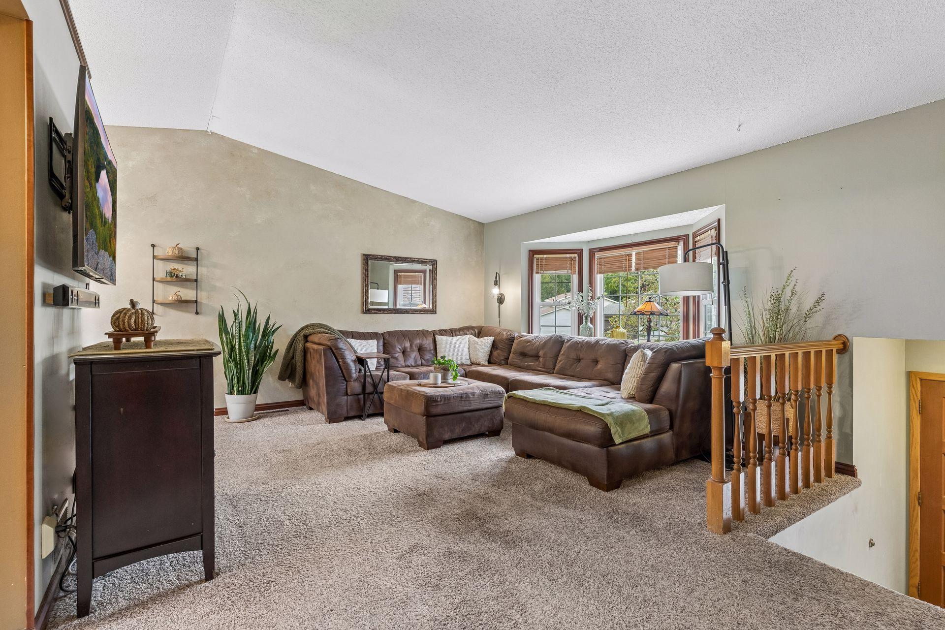 4712 Covington Court Property Photo 8