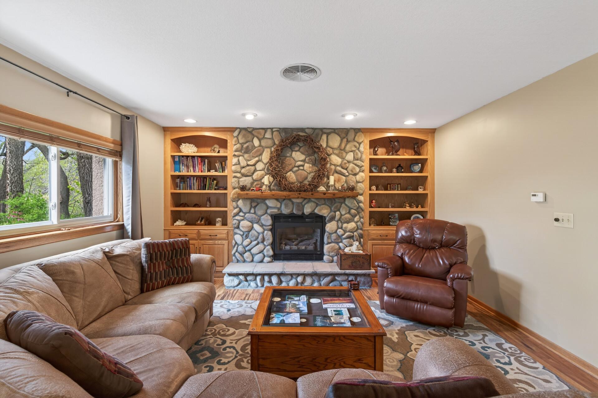 9551 Riverview Road Property Photo 7