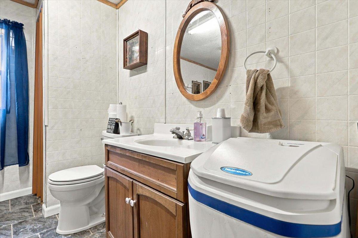2105 300th Avenue Property Photo 7