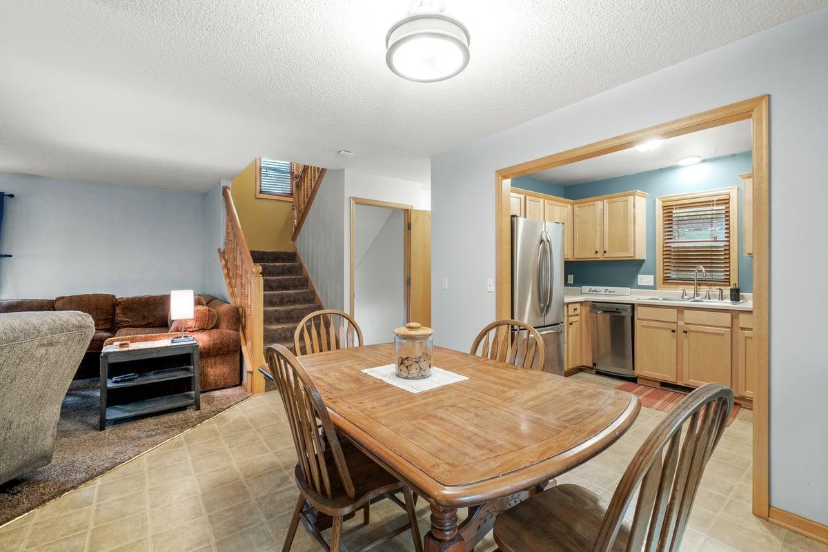 220 Baker Street E Property Photo 9