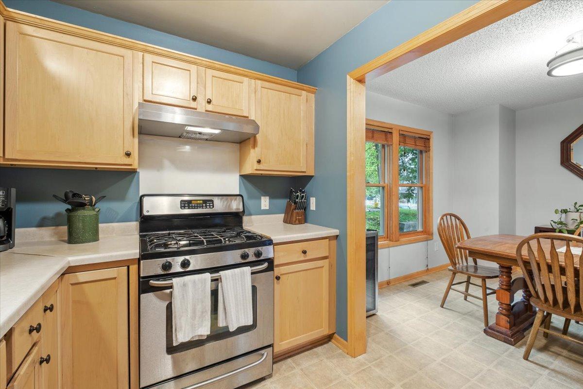 220 Baker Street E Property Photo 10