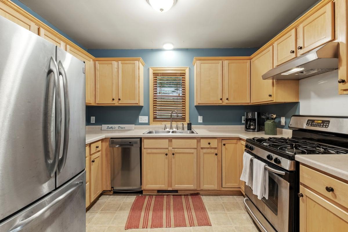 220 Baker Street E Property Photo 11