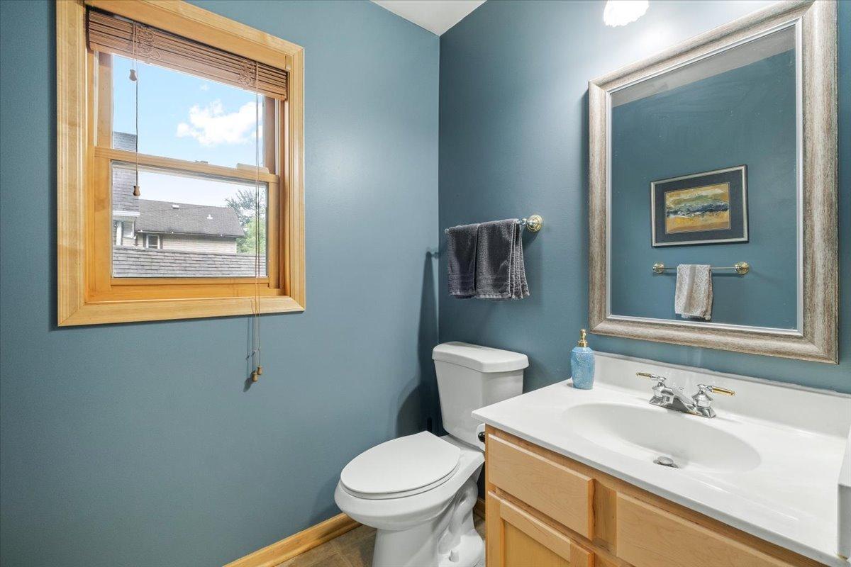 220 Baker Street E Property Photo 12