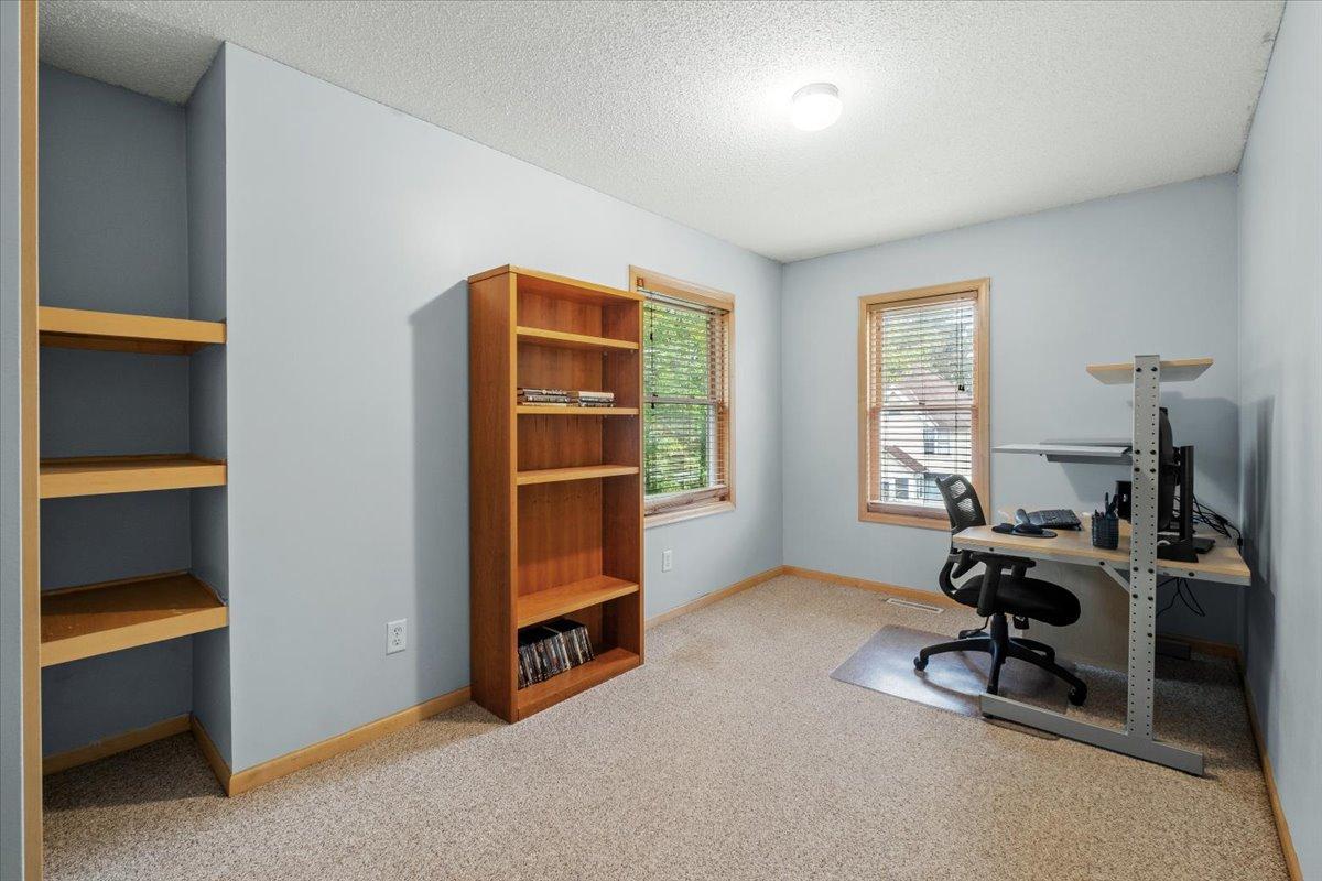 220 Baker Street E Property Photo 14