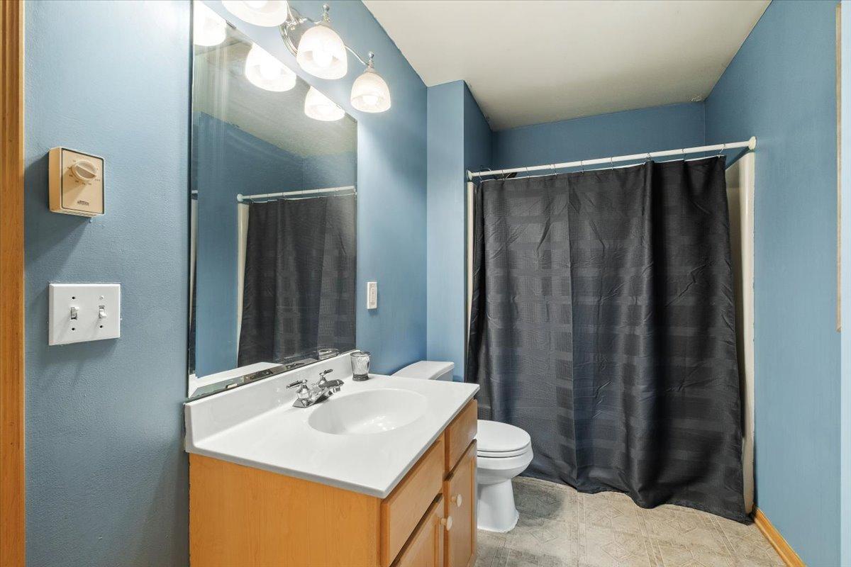 220 Baker Street E Property Photo 15