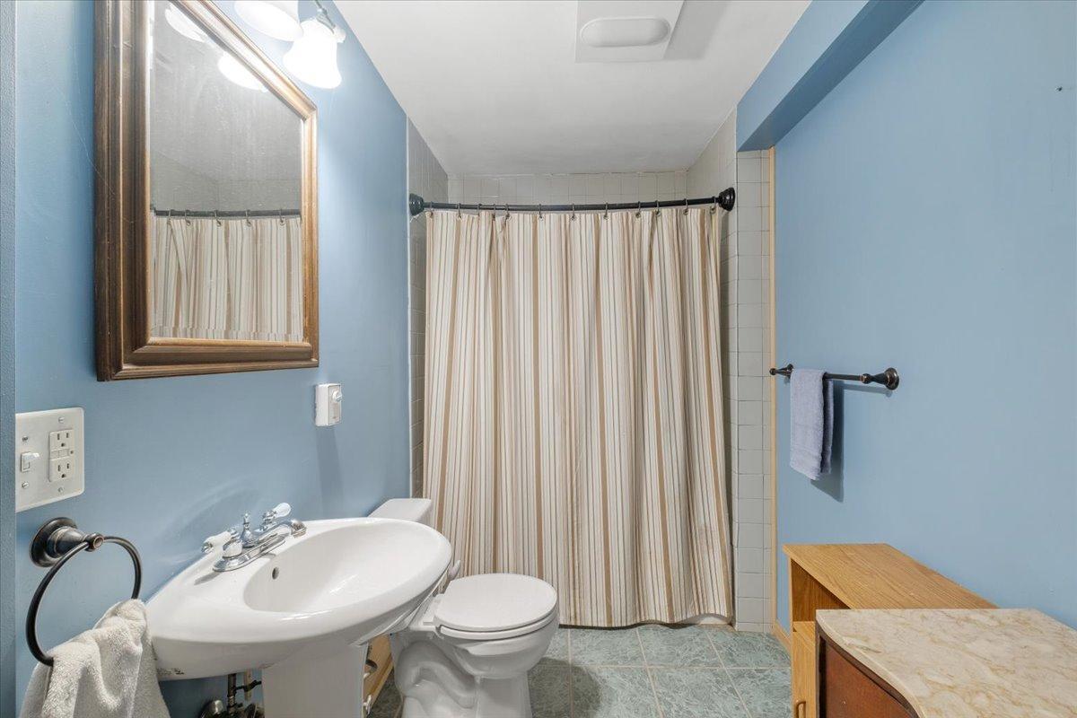 220 Baker Street E Property Photo 20