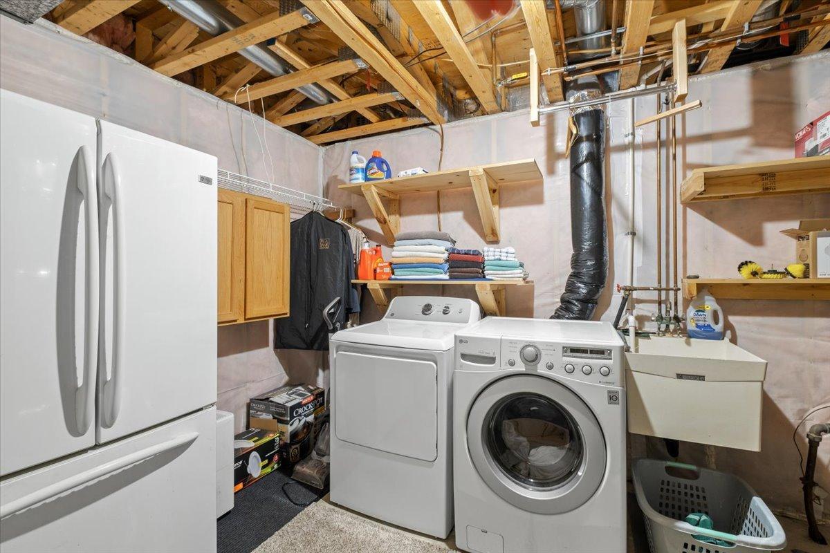220 Baker Street E Property Photo 21