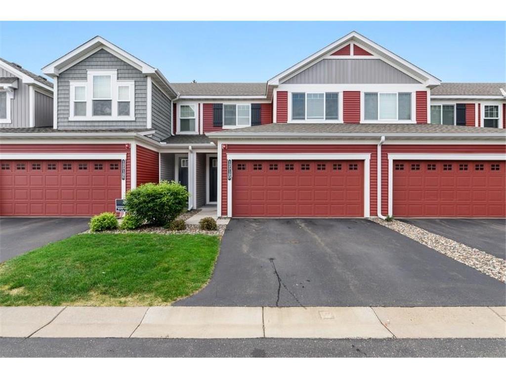 12516 Naples Street NE D Property Photo 1