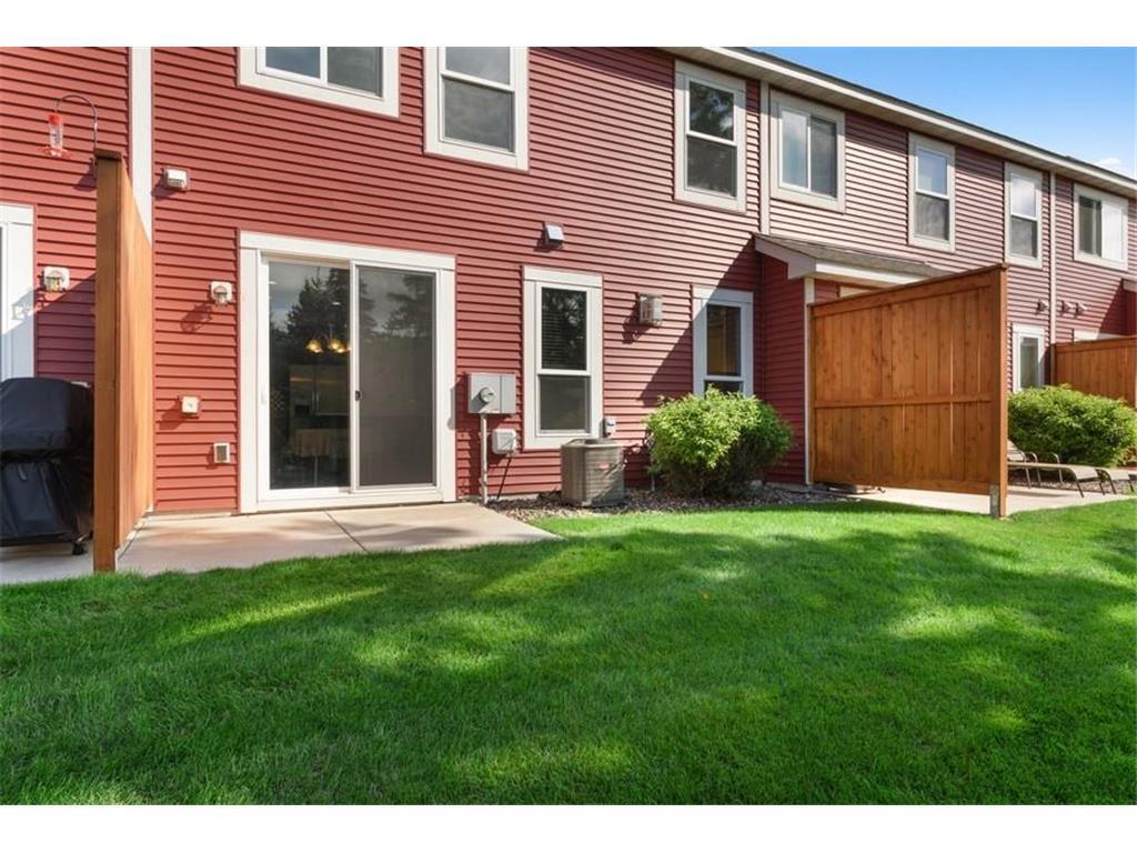 12516 Naples Street Ne D Property Photo 3