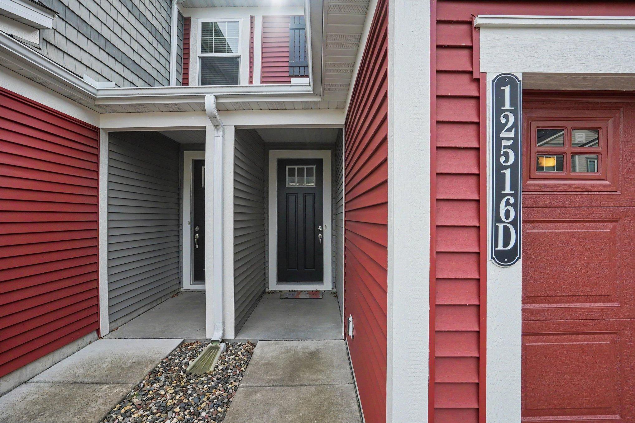 12516 Naples Street Ne D Property Photo 5