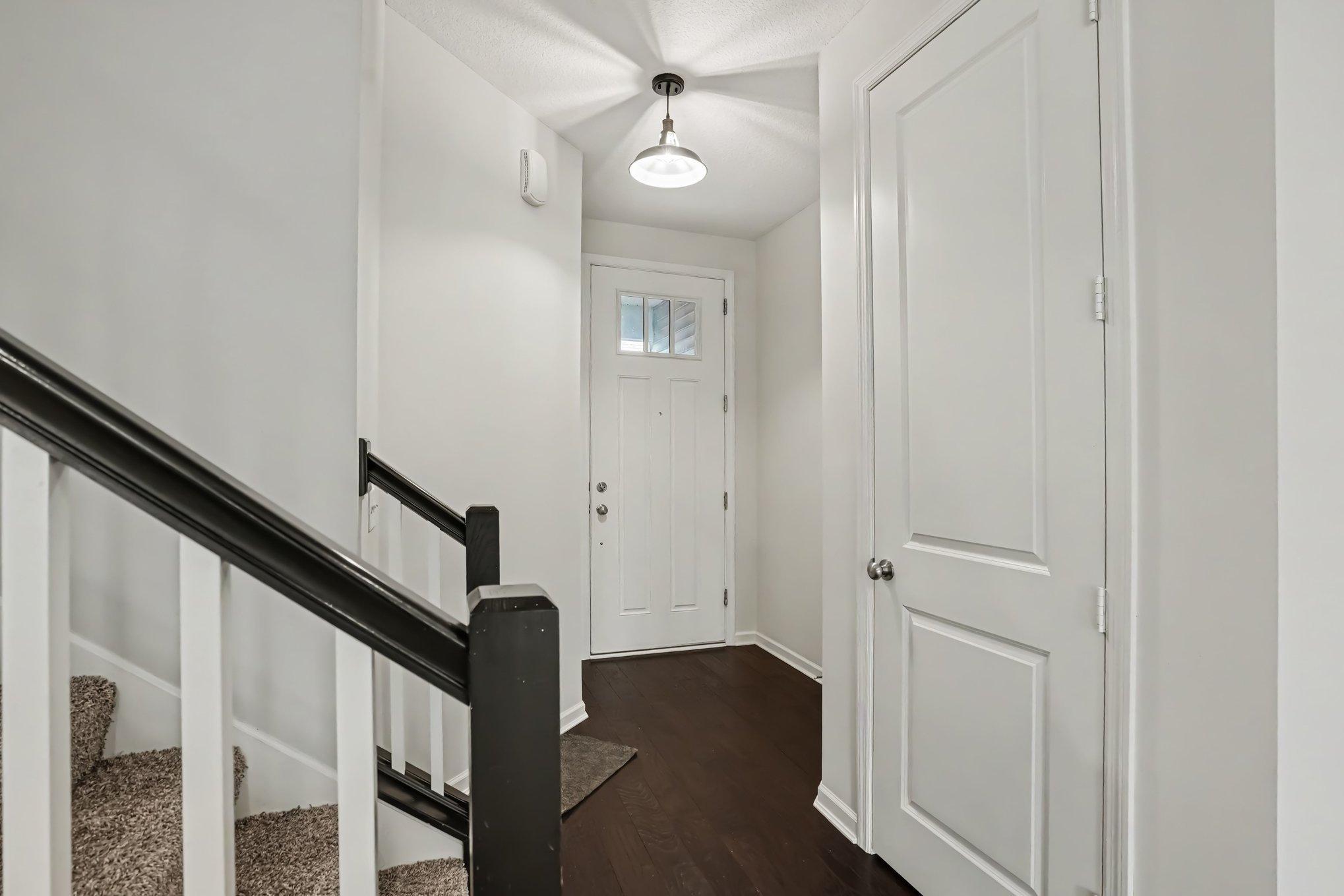 12516 Naples Street Ne D Property Photo 6