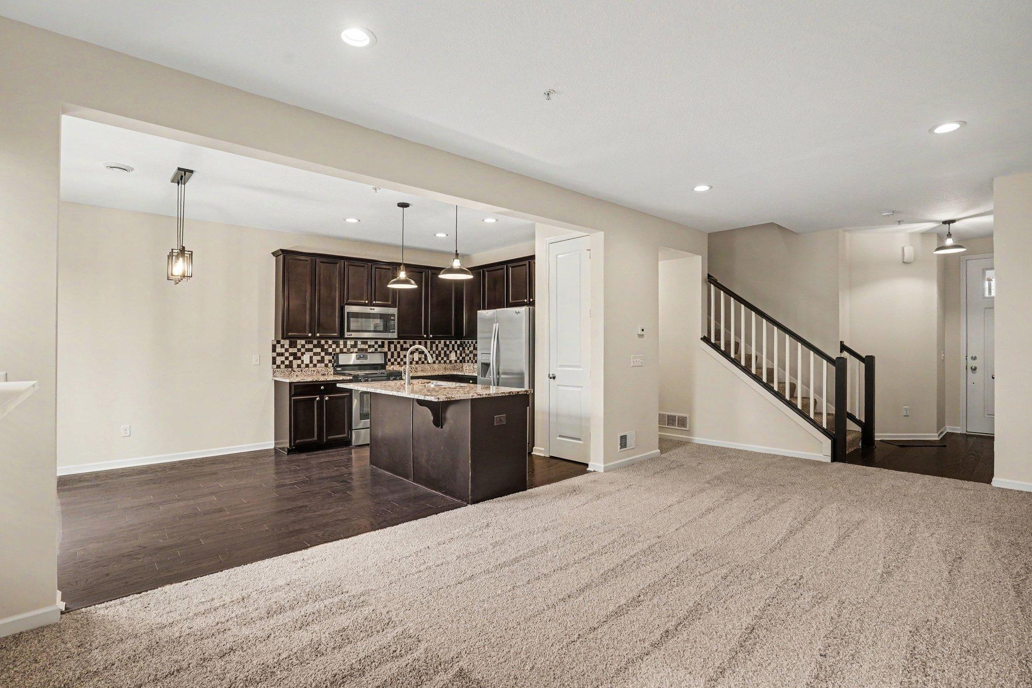 12516 Naples Street Ne D Property Photo 9