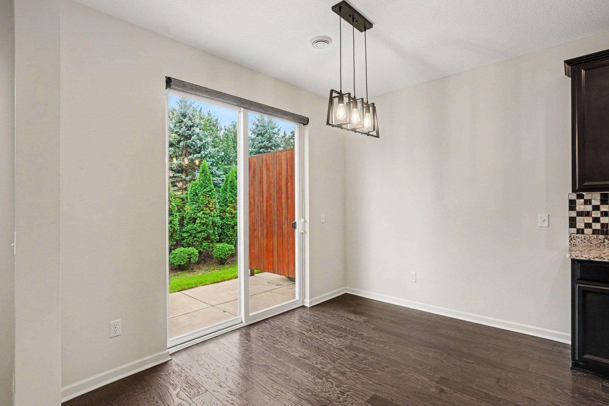 12516 Naples Street Ne D Property Photo 11