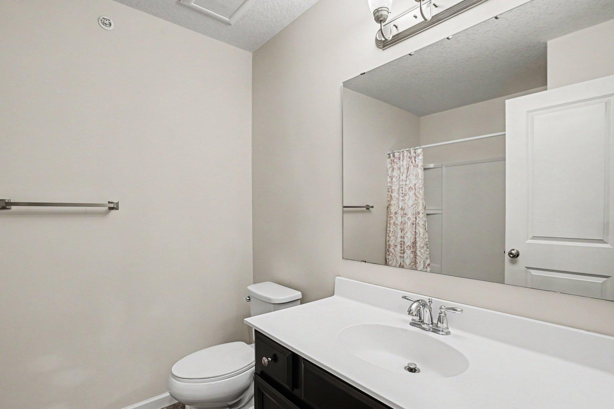 12516 Naples Street Ne D Property Photo 19