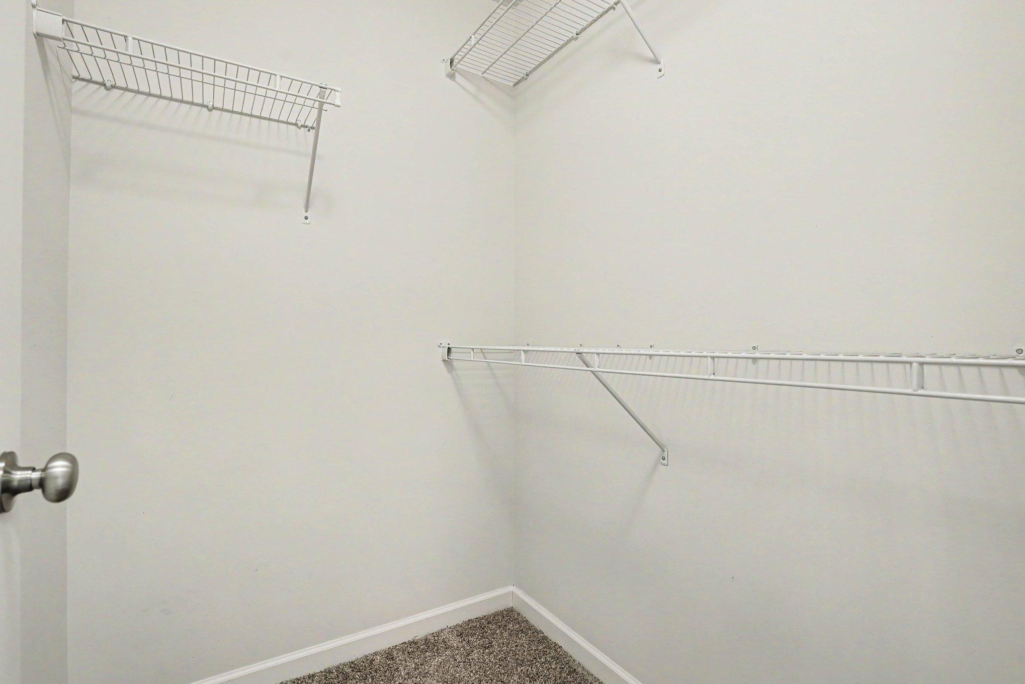 12516 Naples Street Ne D Property Photo 21