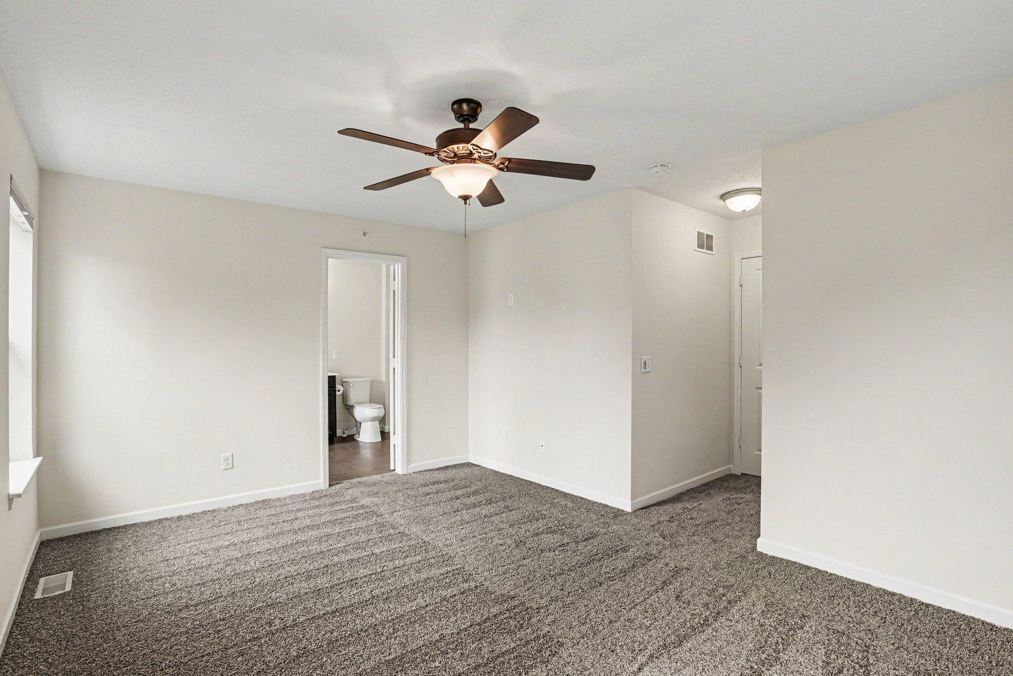 12516 Naples Street Ne D Property Photo 23