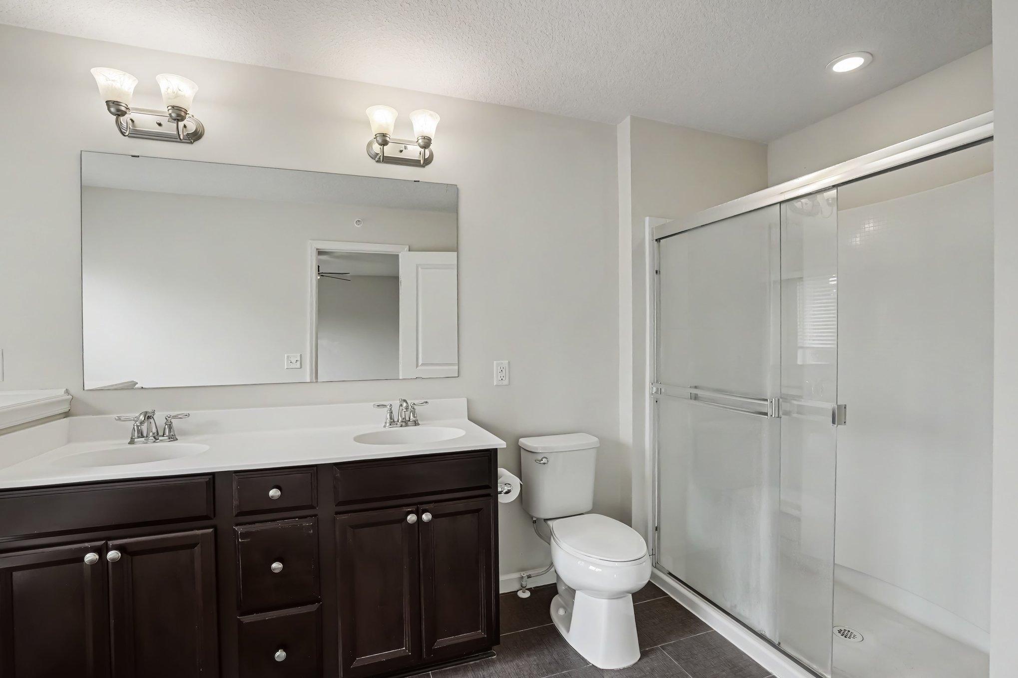 12516 Naples Street Ne D Property Photo 24
