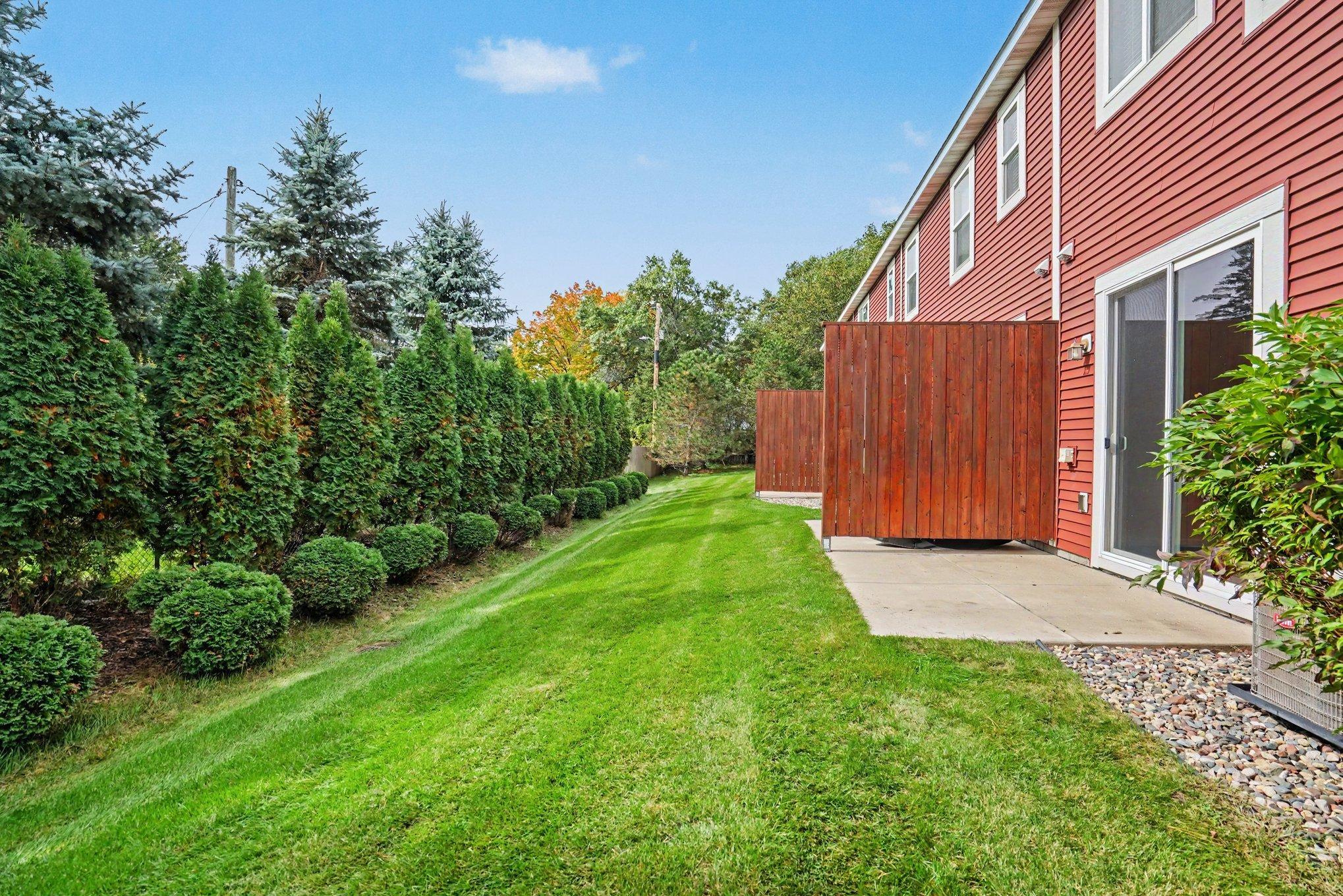 12516 Naples Street Ne D Property Photo 26