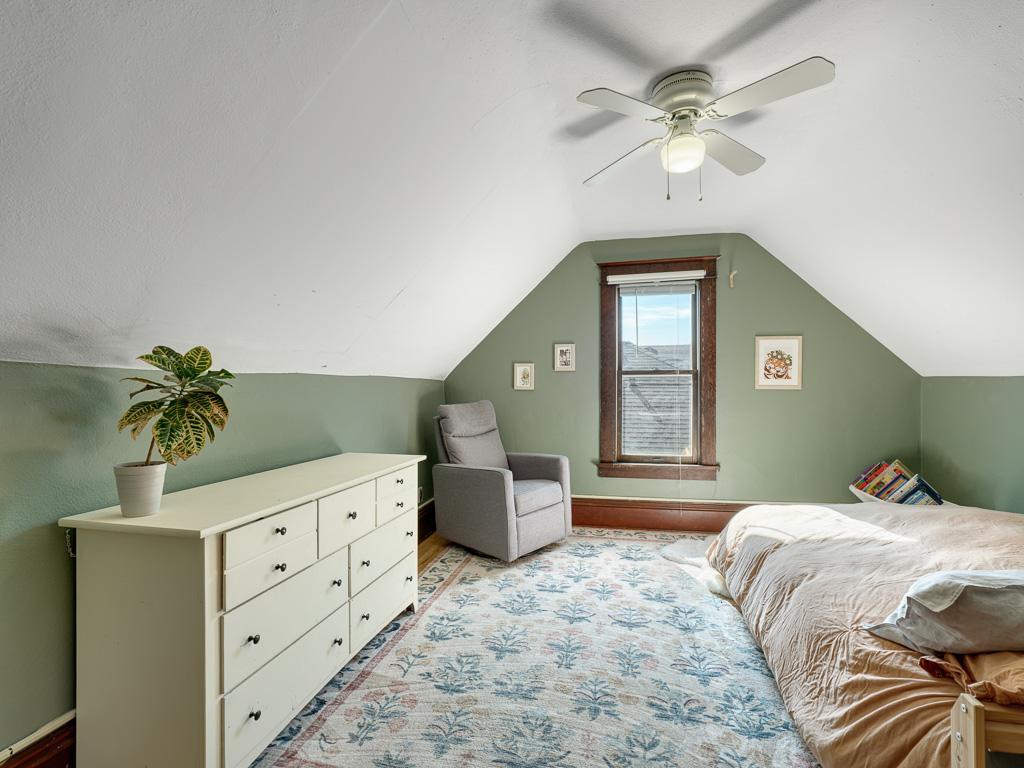 2649 Longfellow Avenue Property Photo 12