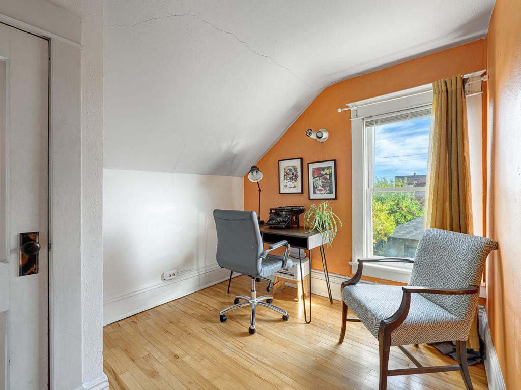 2649 Longfellow Avenue Property Photo 14