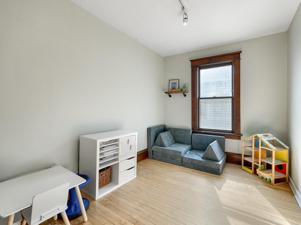 2649 Longfellow Avenue Property Photo 15