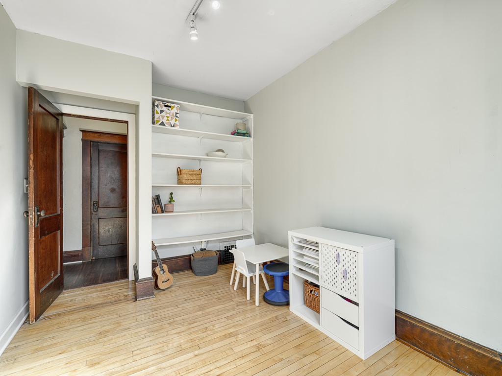 2649 Longfellow Avenue Property Photo 16