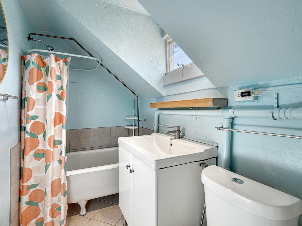 2649 Longfellow Avenue Property Photo 17