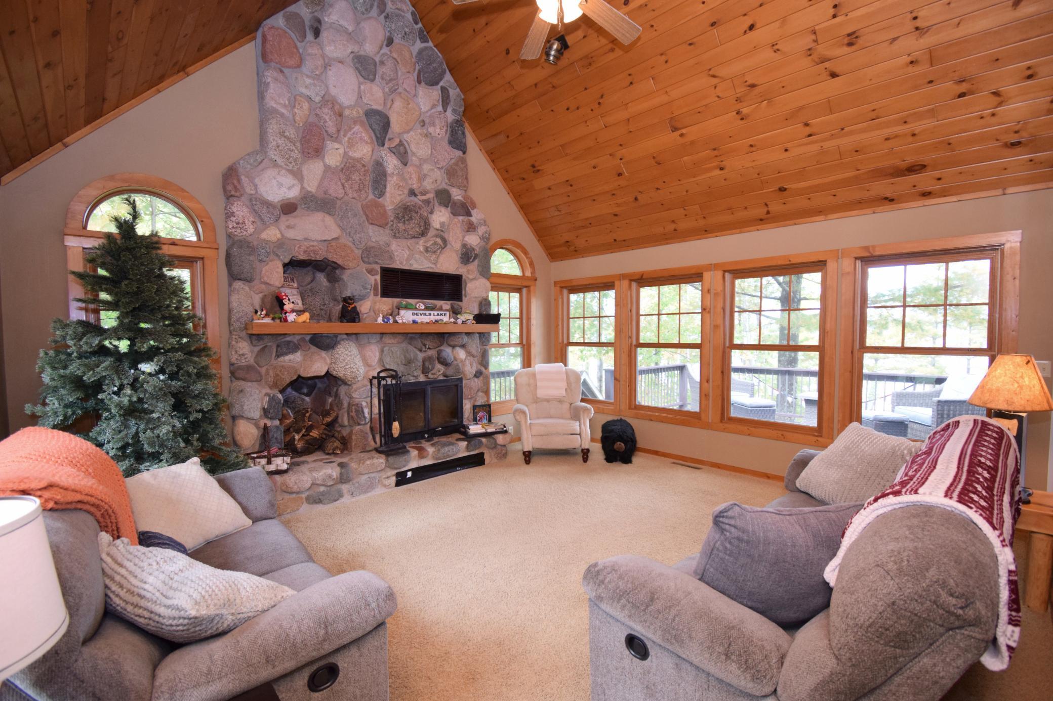 27158 Hersant Road Property Photo 6