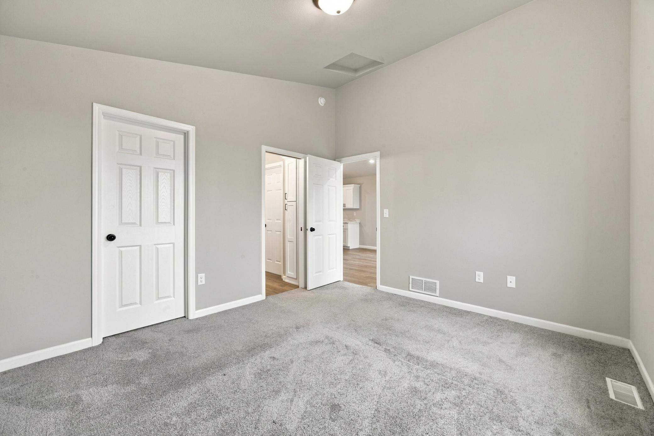 7691 Cub Creek Way Property Photo 16