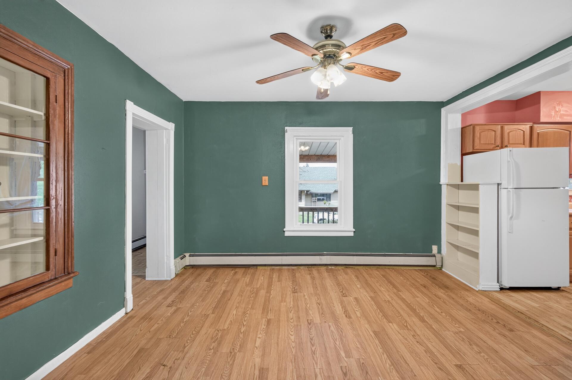 308 4th Street E Property Photo 7