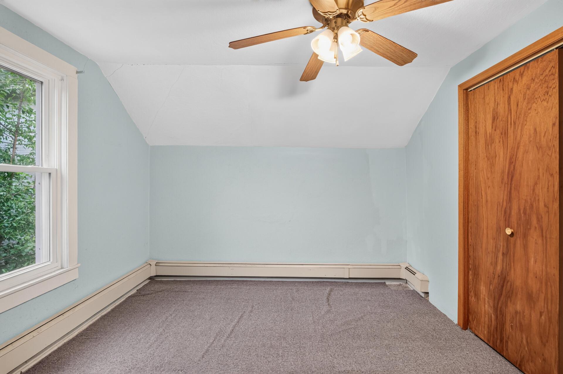 308 4th Street E Property Photo 9