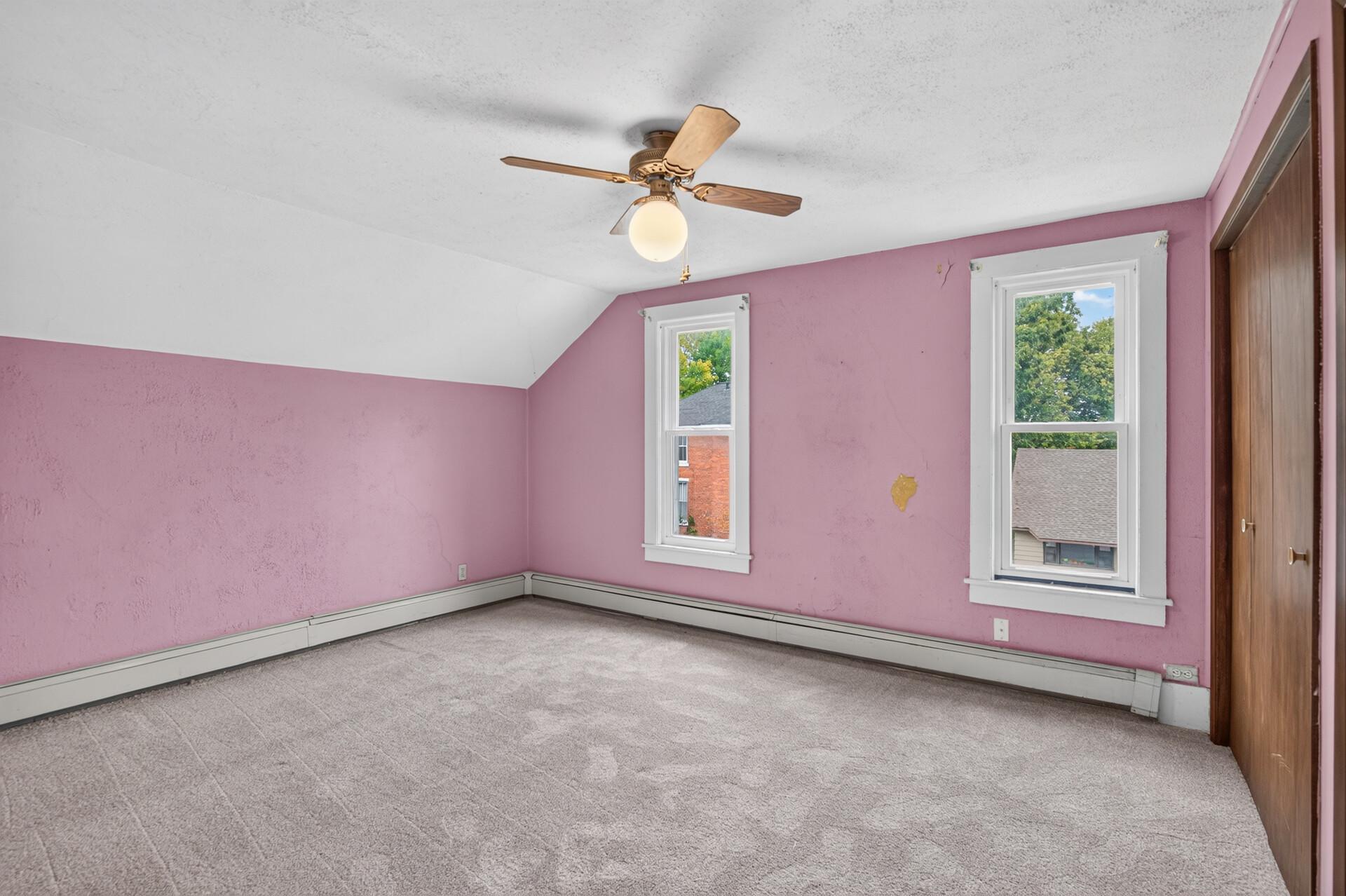 308 4th Street E Property Photo 11