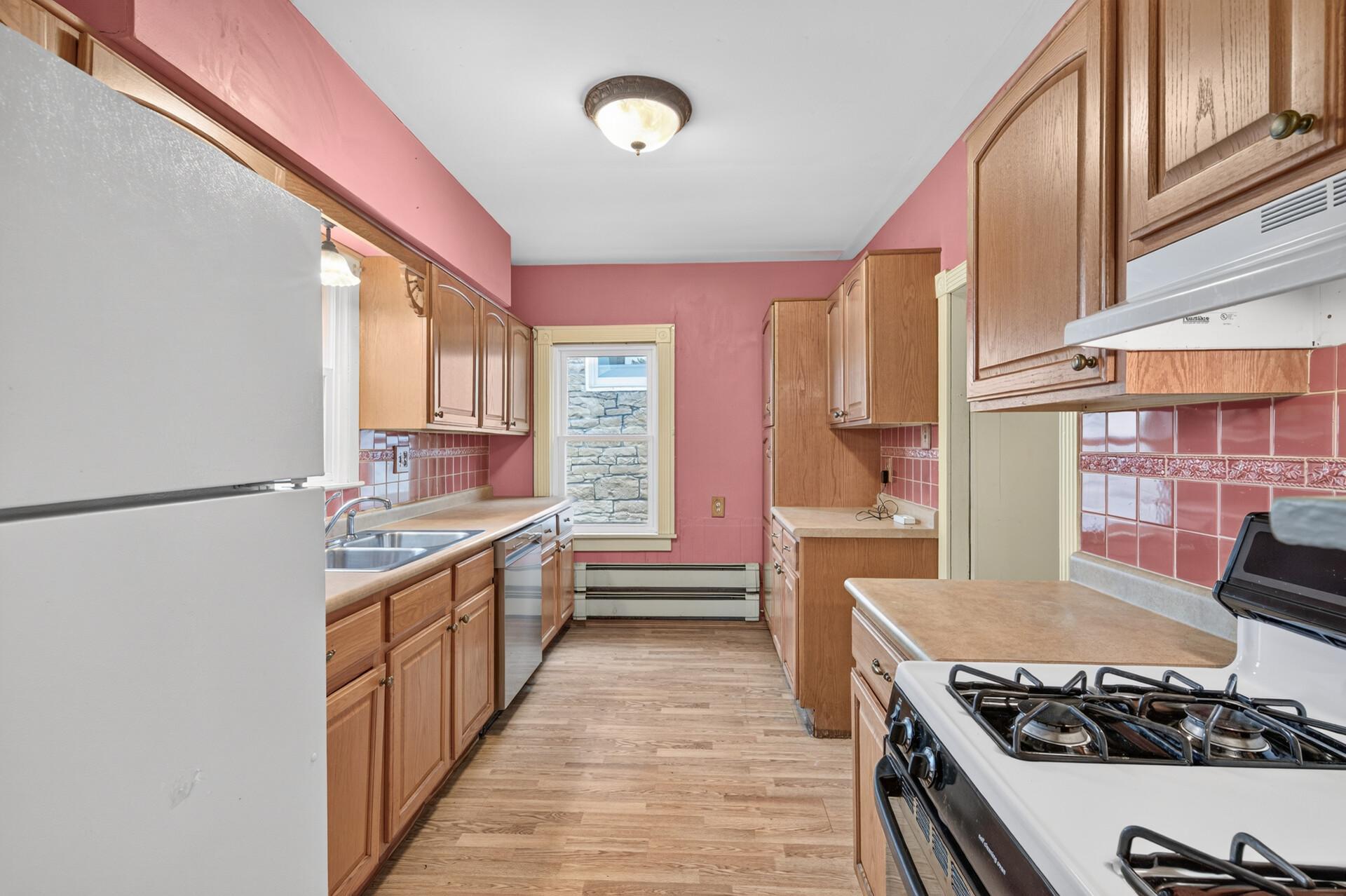 308 4th Street E Property Photo 17