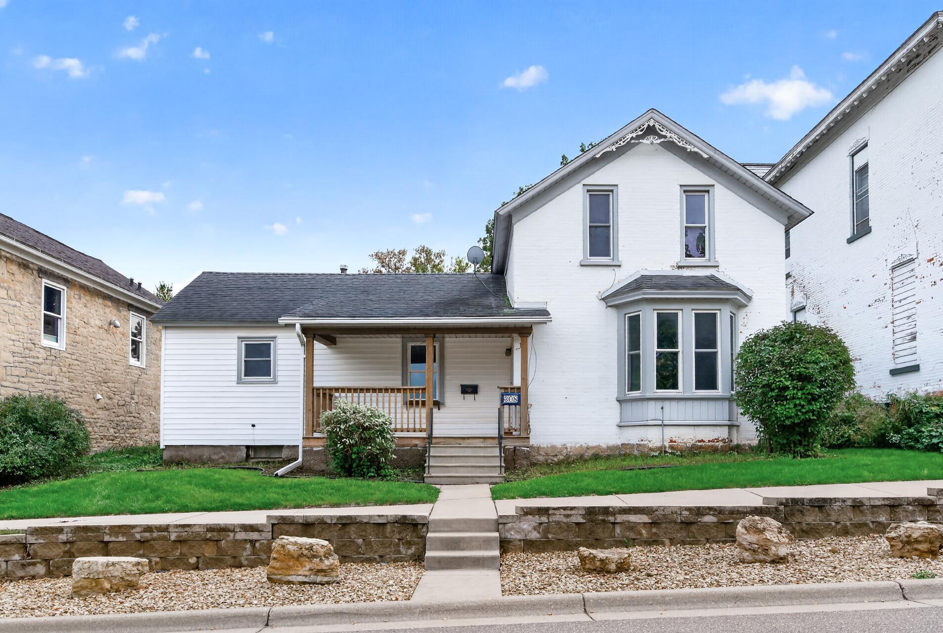 308 4th Street E Property Photo 30