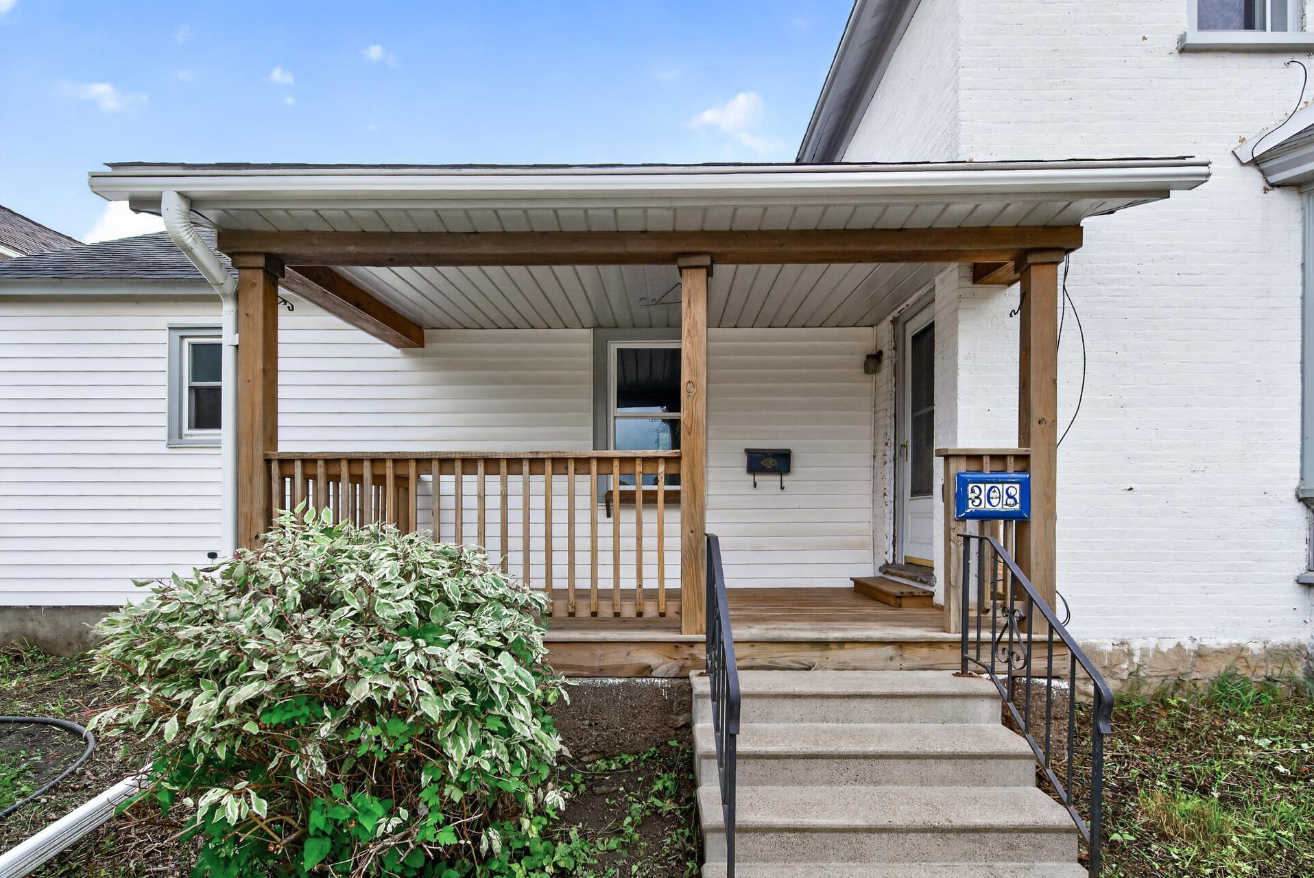 308 4th Street E Property Photo 32