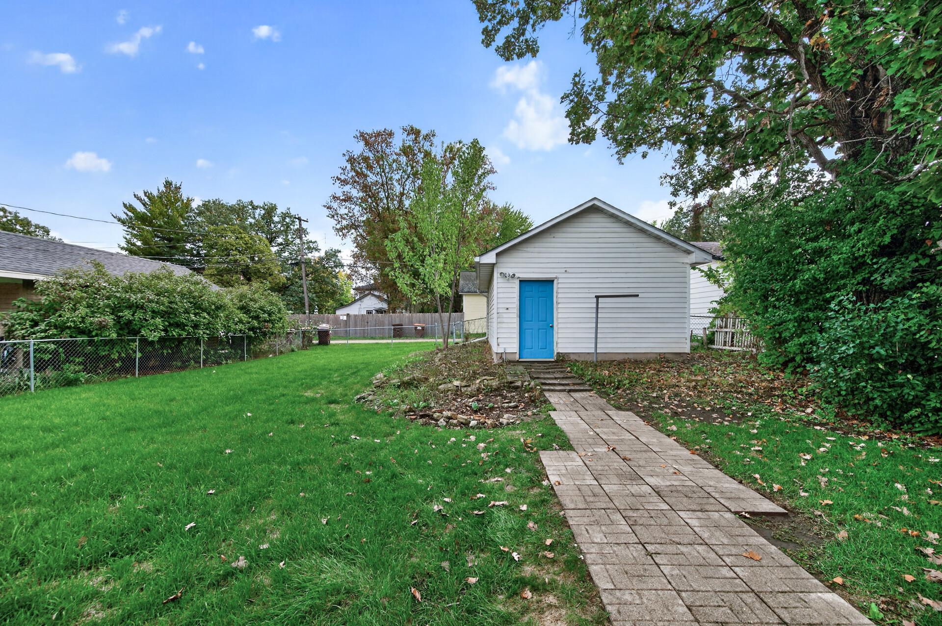 308 4th Street E Property Photo 34