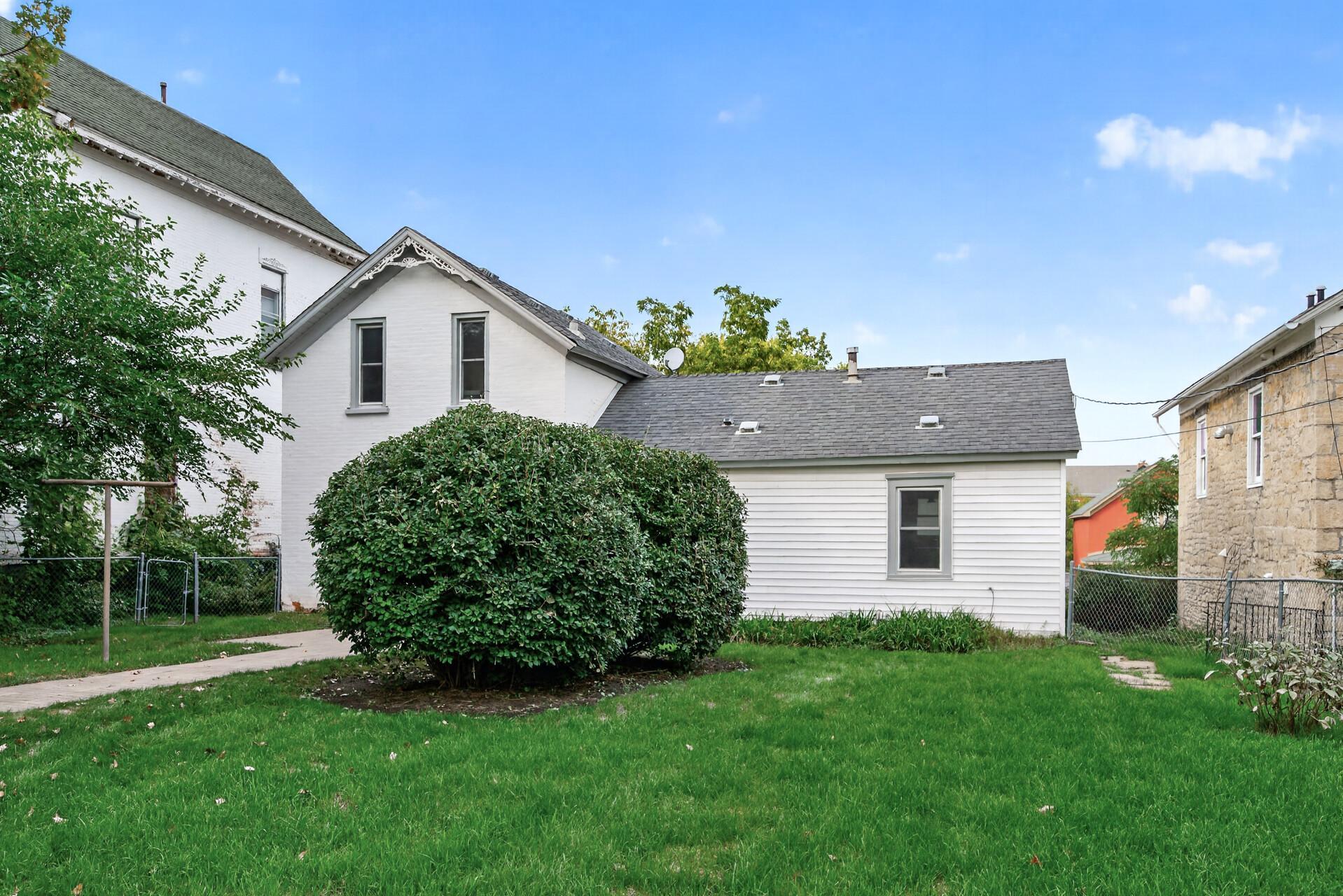 308 4th Street E Property Photo 37