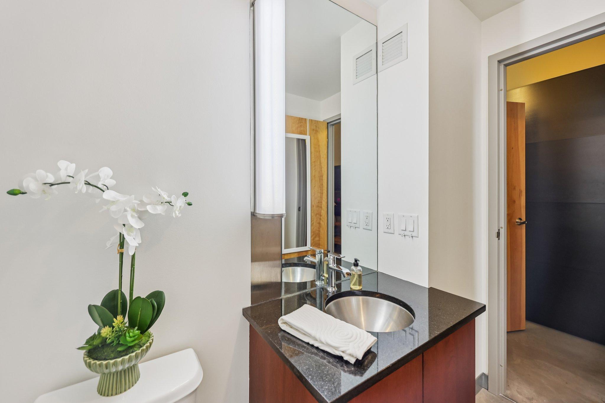 2929 Chicago Ave 1105 Property Photo 27