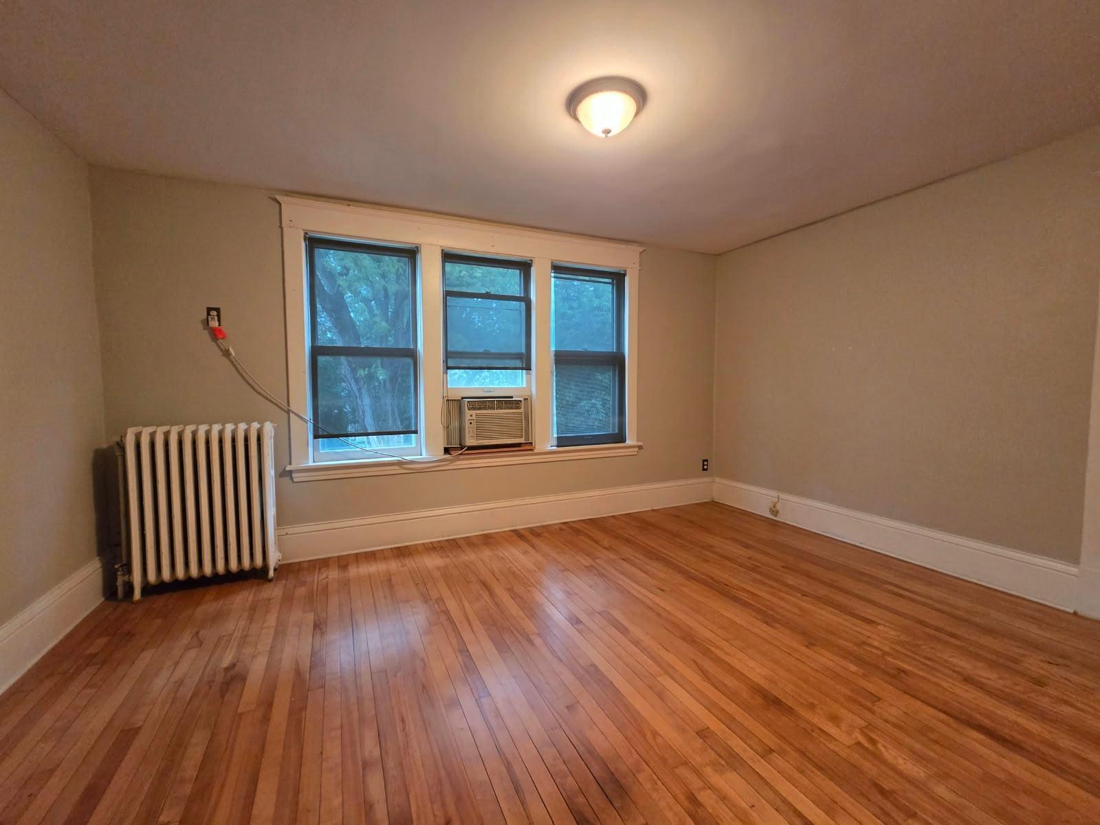 1471 Iglehart Avenue Property Photo 7