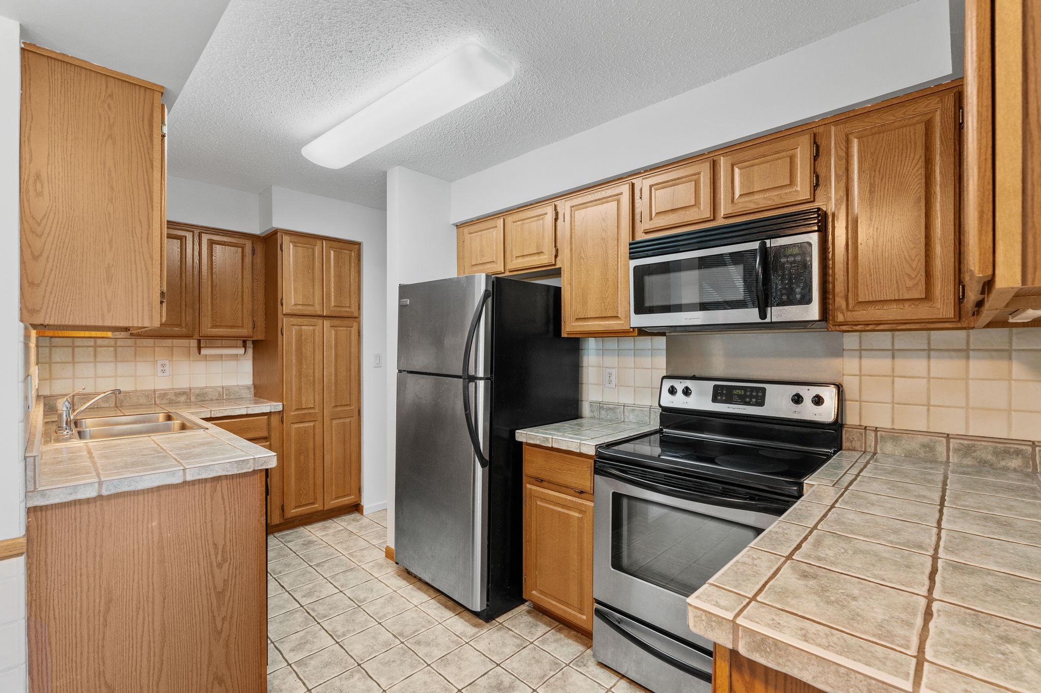 198 6th Street E 501 Property Photo 6