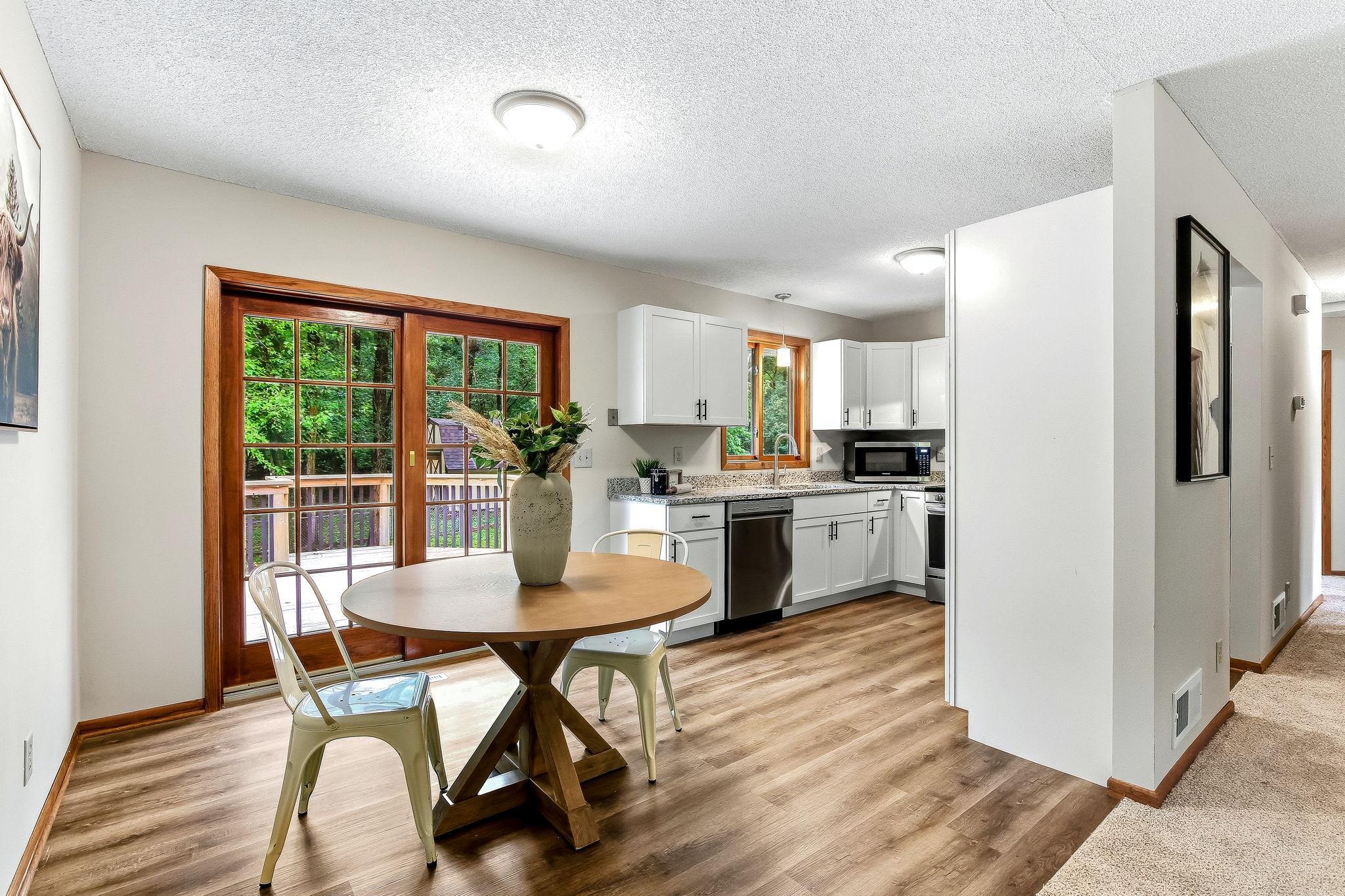 162 Quehl Avenue N Property Photo 8