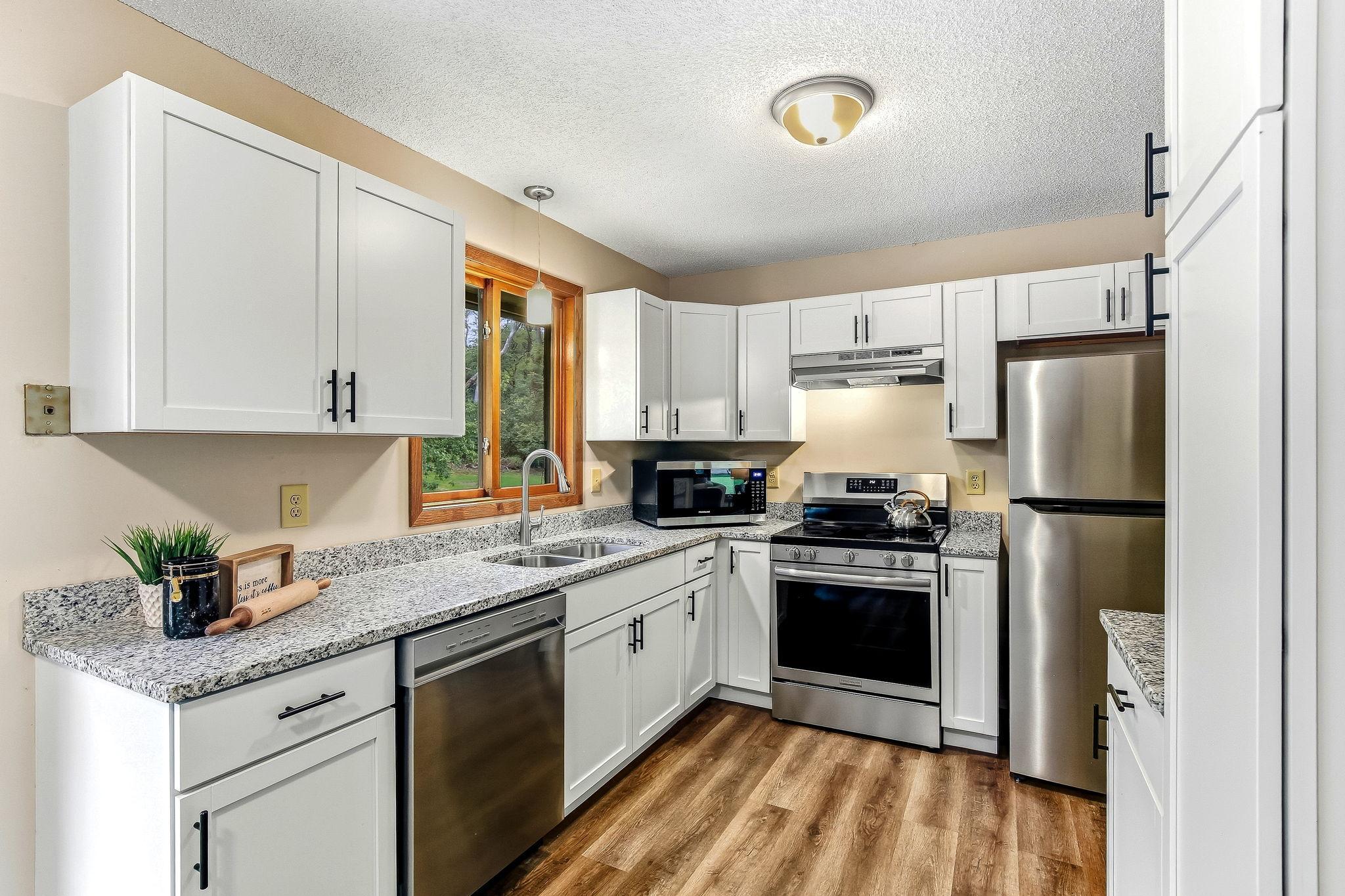 162 Quehl Avenue N Property Photo 10