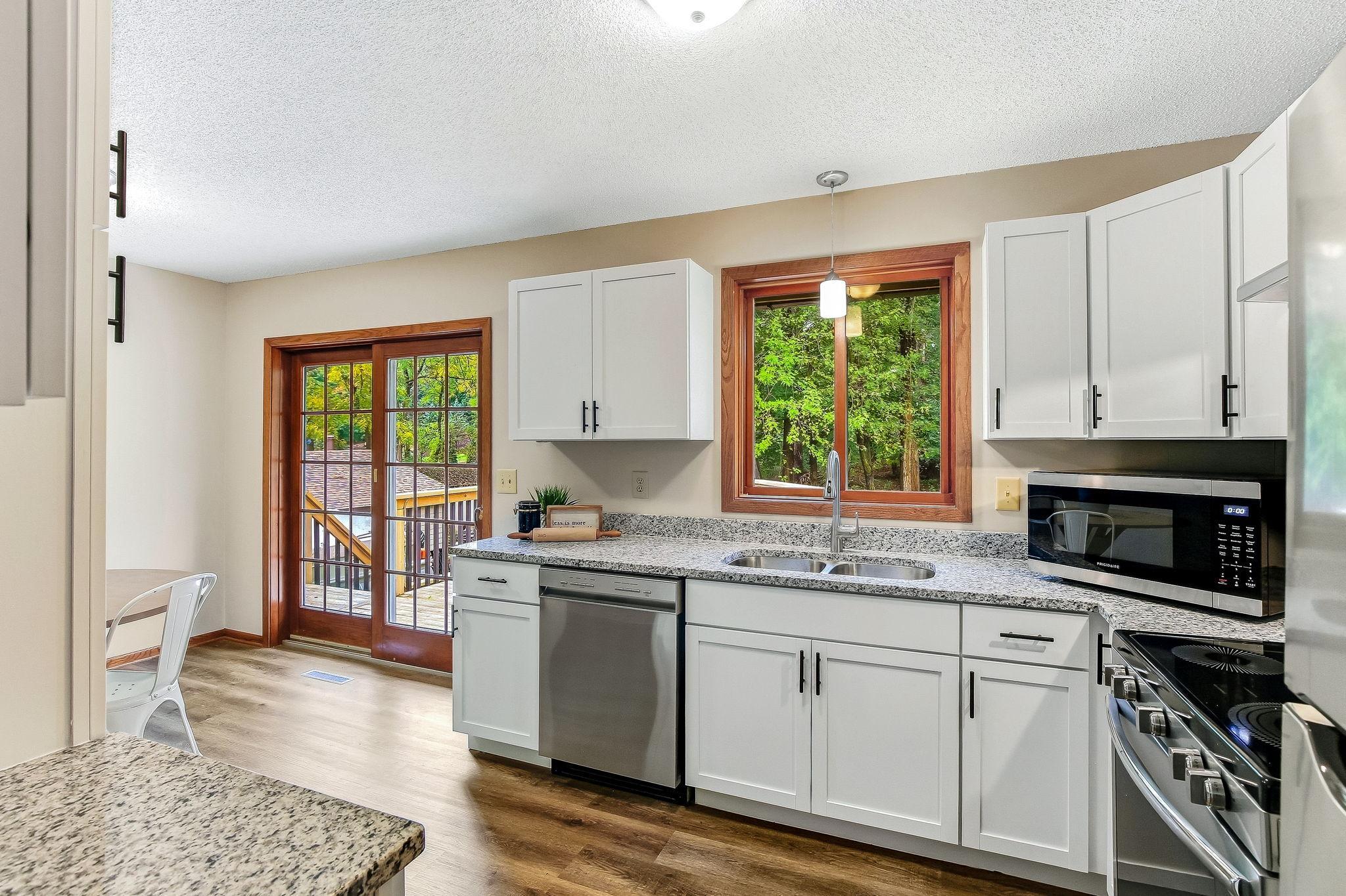 162 Quehl Avenue N Property Photo 11