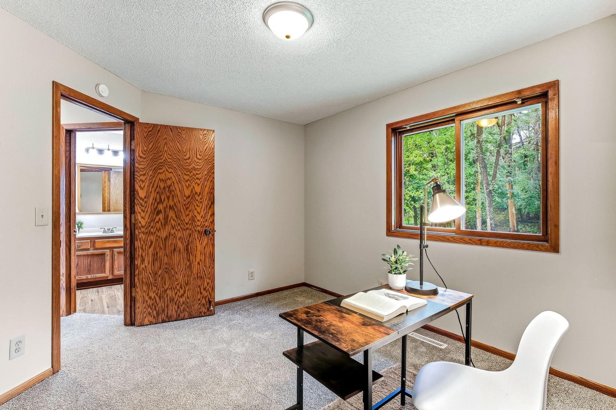 162 Quehl Avenue N Property Photo 14