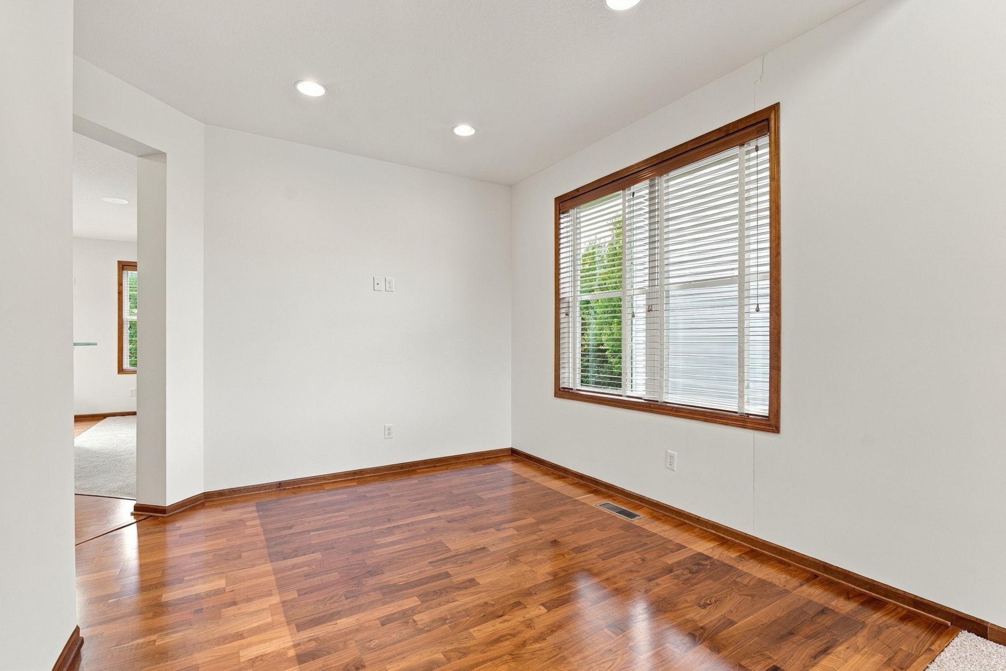 6813 67th Street Ne Property Photo 3