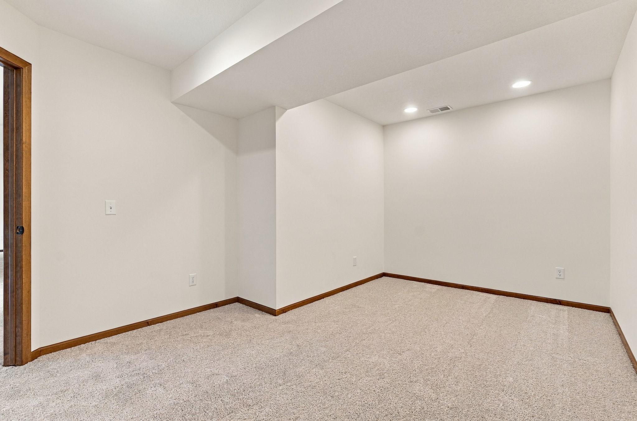 6813 67th Street Ne Property Photo 32